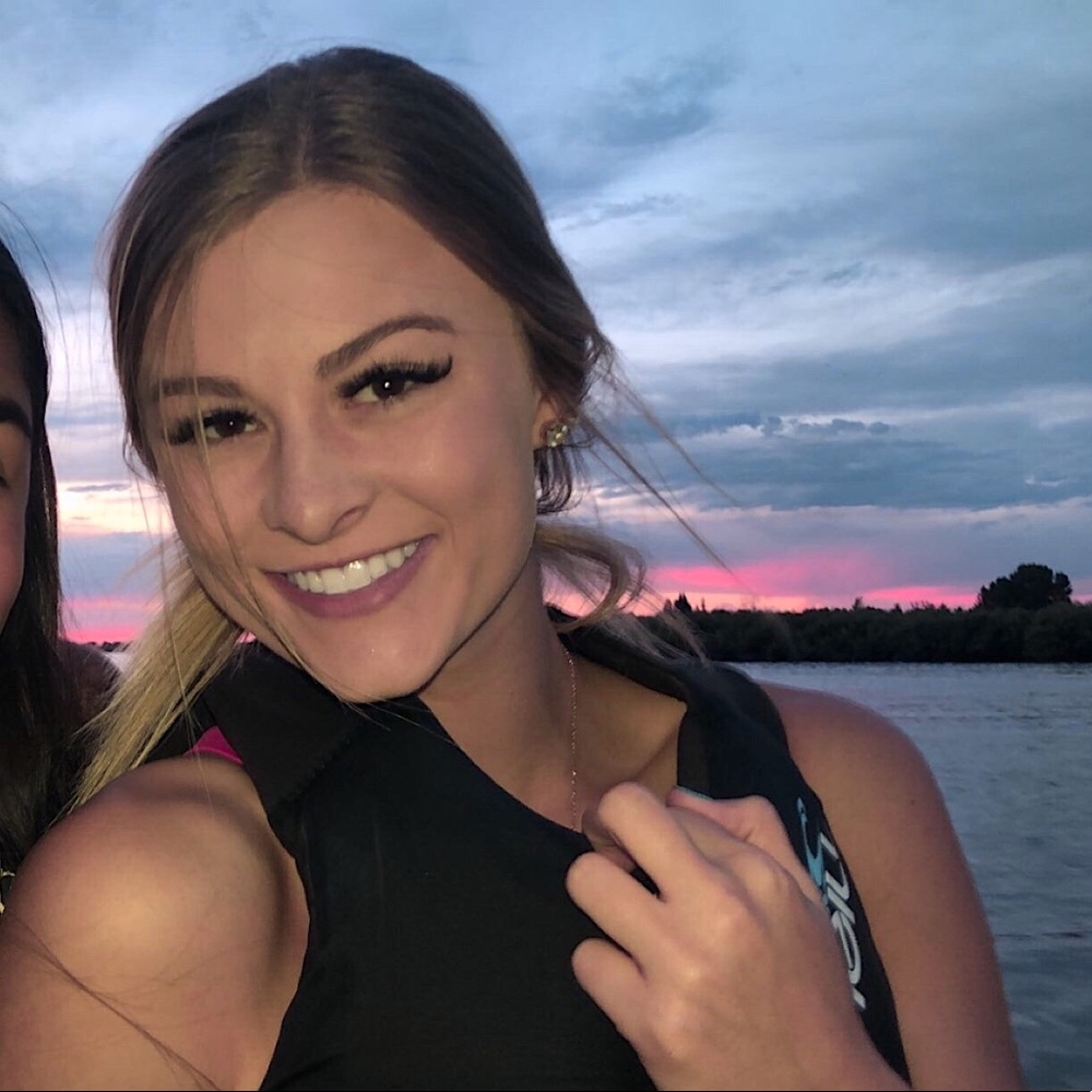 Meet your Posher, Kenzie